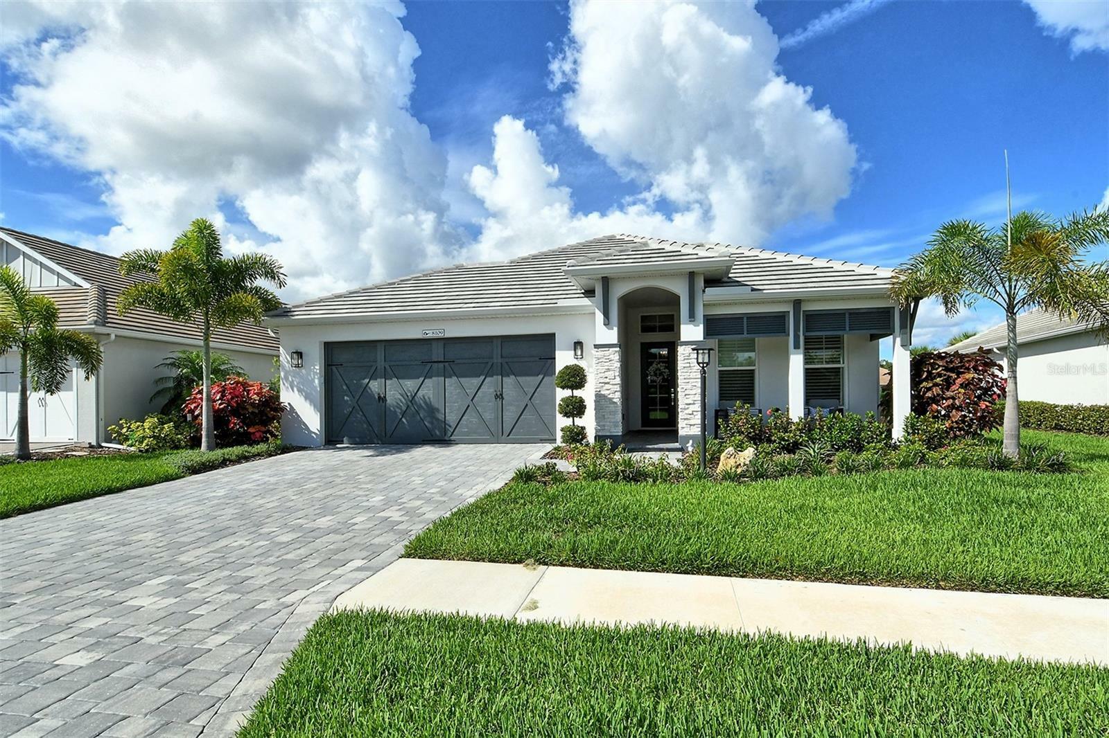 Property Photo:  8109 Sandstar Way  FL 34240 