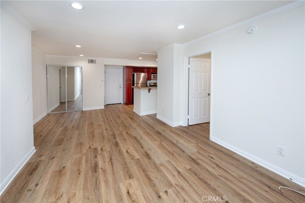 Property Photo: 5520 Owensmouth Avenue 113 CA 91367