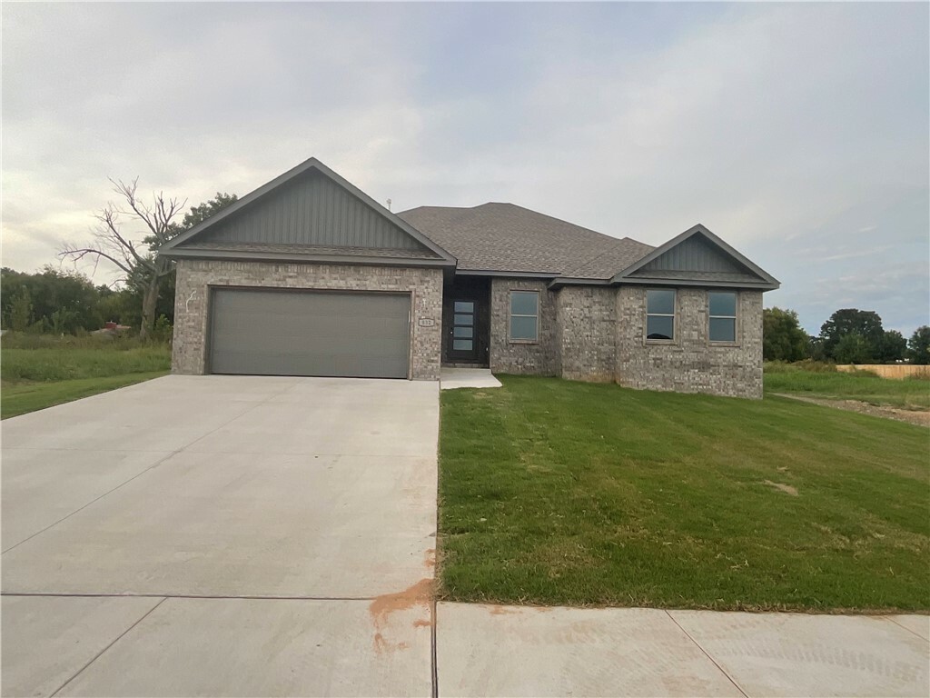 Property Photo: 832 E Buchanan Street AR 72753