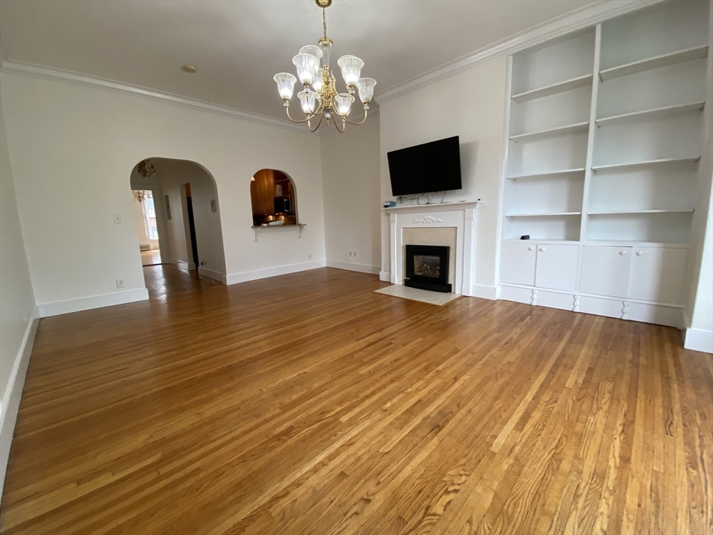 Property Photo:  242 Marlborough Street 5  MA 02116 