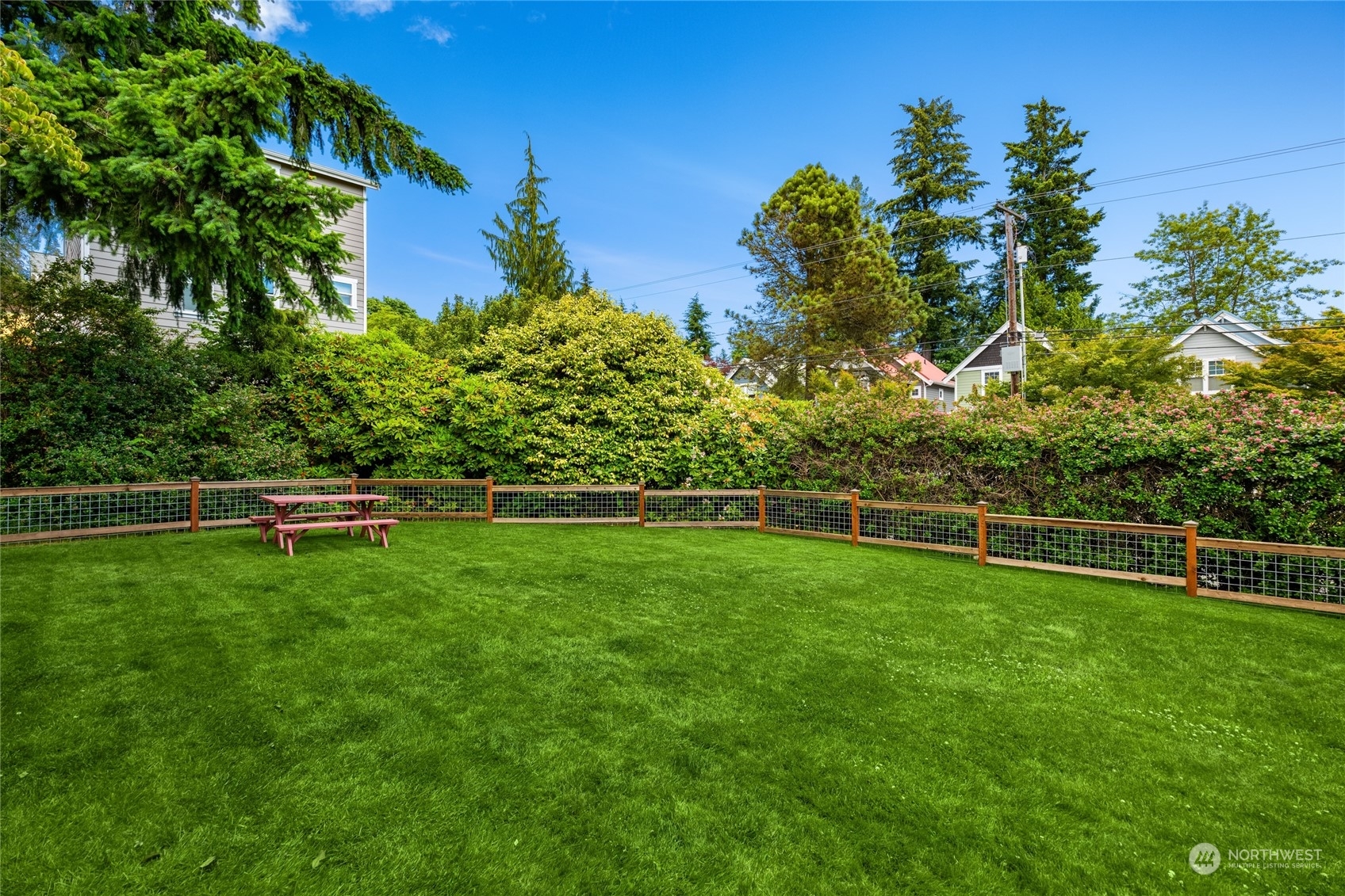 Property Photo:  637 Madison Avenue N  WA 98110 