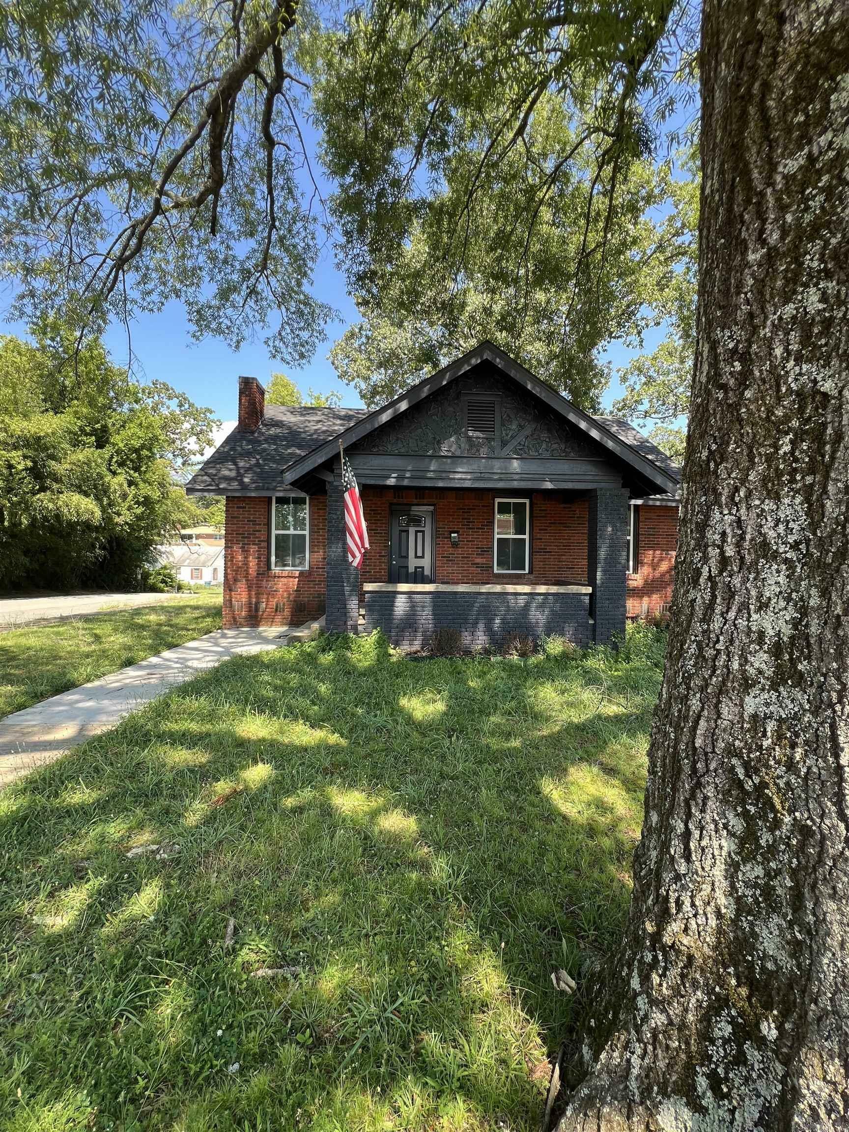 Property Photo:  601 Booker Street  AR 72205 