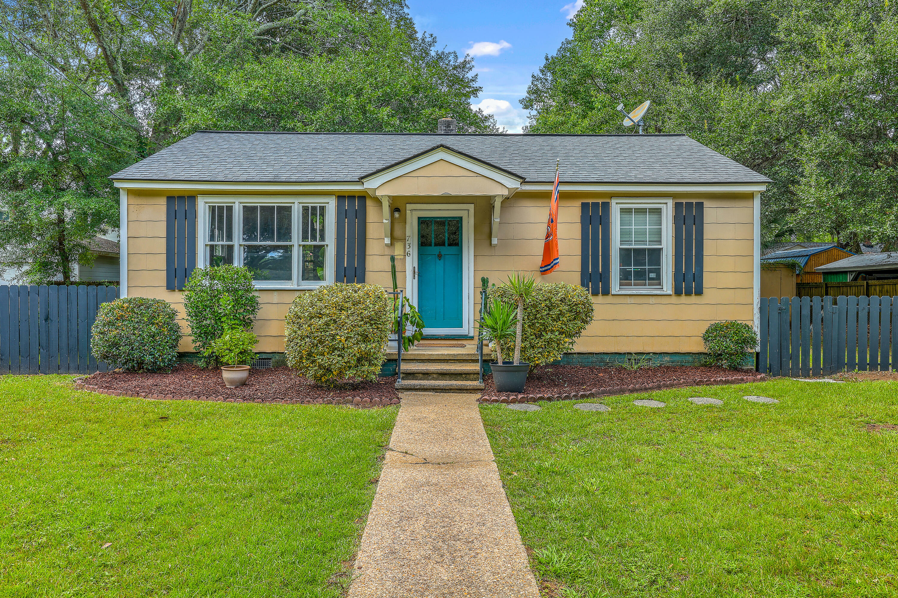 Property Photo:  736 McCants Drive  SC 29464 