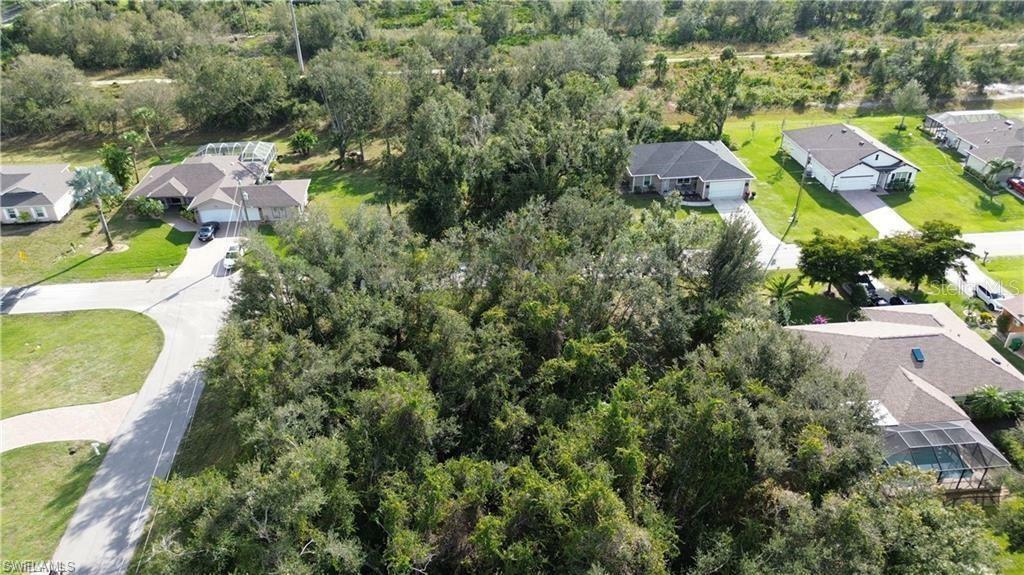 Property Photo: 487 Chubut Court FL 33983