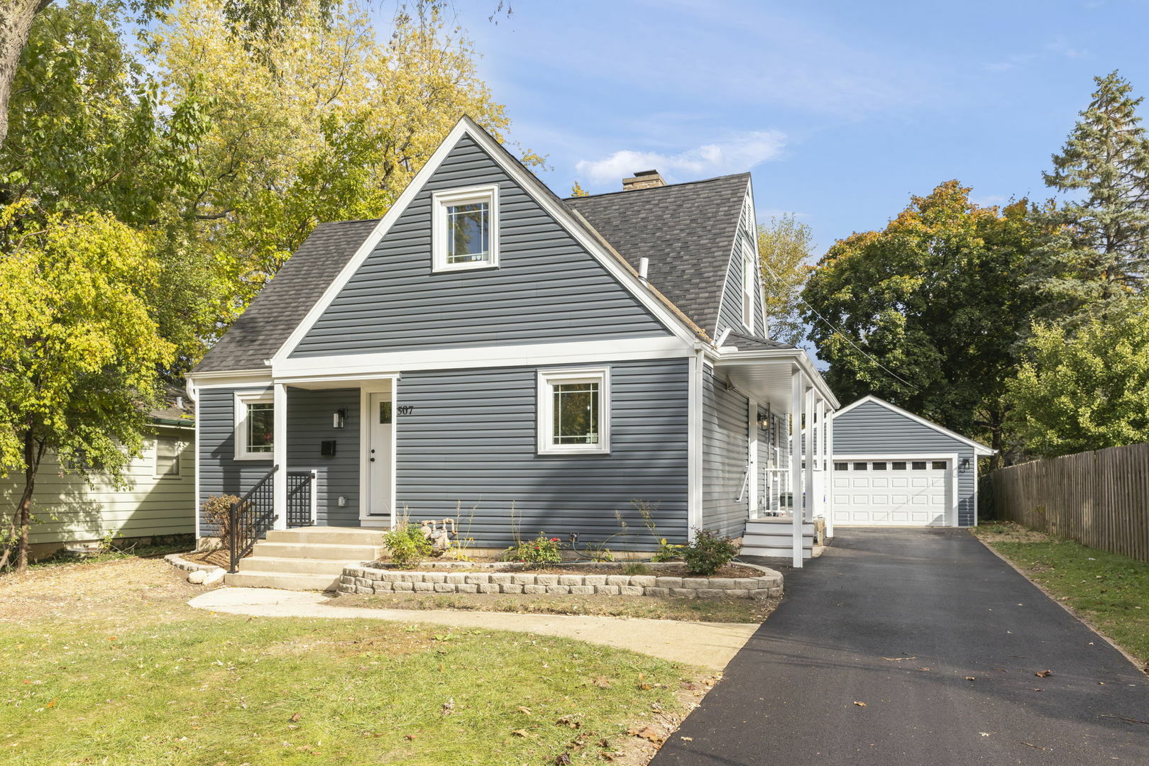 Property Photo: 507 S Blanchard Street IL 60187