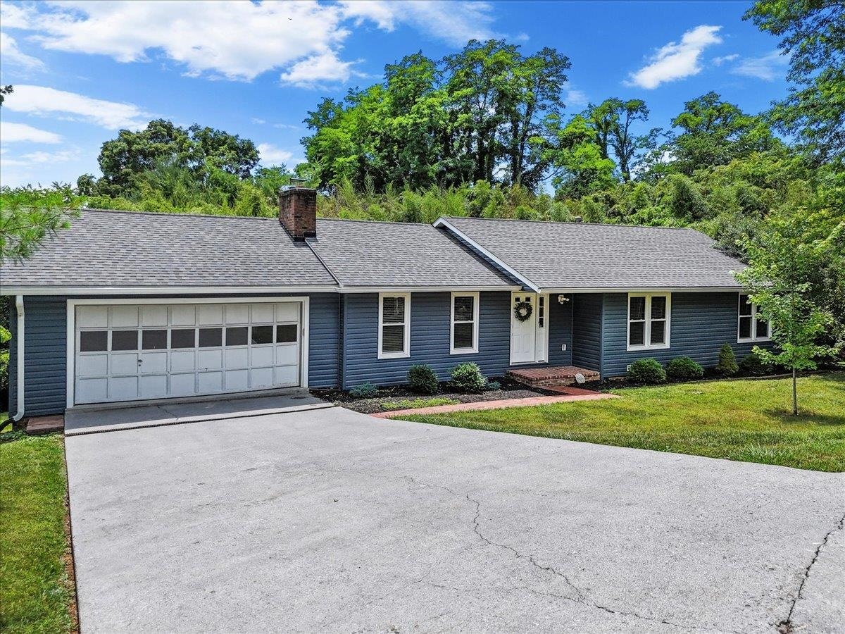 Property Photo:  1409 Gladewood Drive  VA 24060 