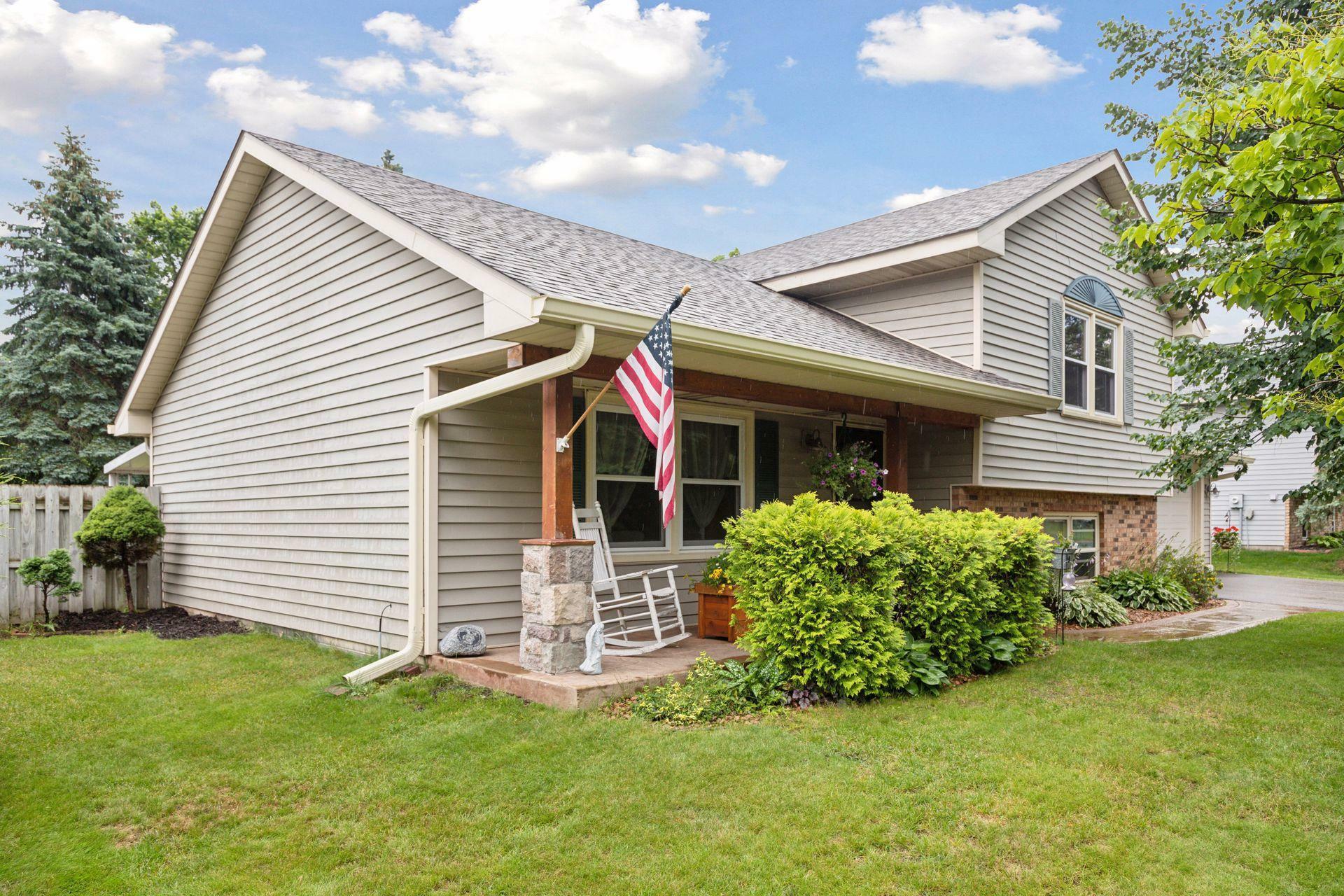 Property Photo:  532 Homewood Avenue  MN 55115 