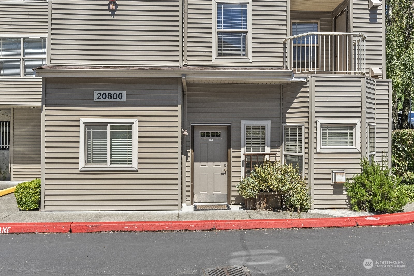 Property Photo:  20800 72nd Avenue W 101  WA 98026 