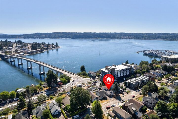 Property Photo:  652 Highland Ave  WA 98337 