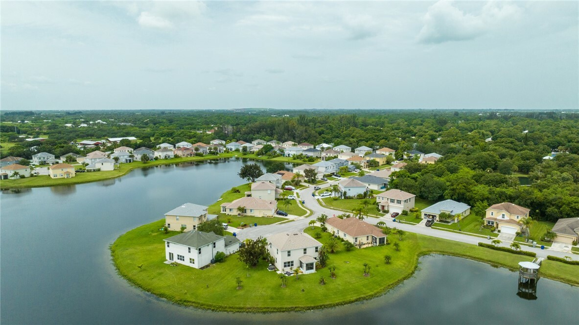 Property Photo:  5920 Carriage Lake Court  FL 32968 