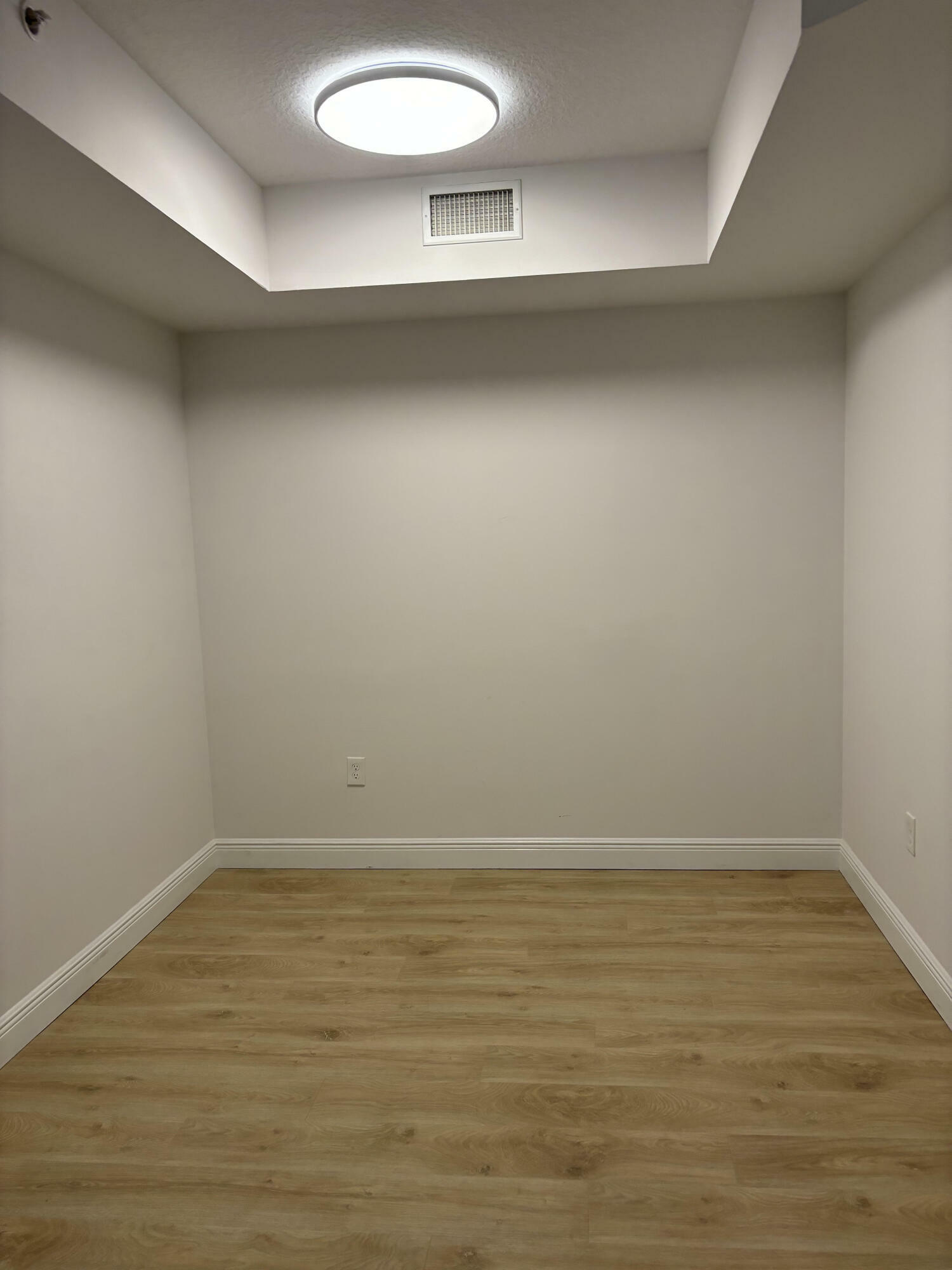 Property Photo:  250 NE 3rd Avenue 504  FL 33444 