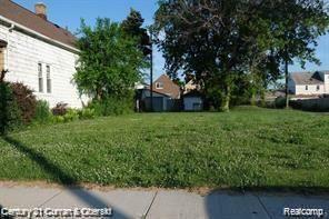 Property Photo:  2438 Grant Street  MI 48212 