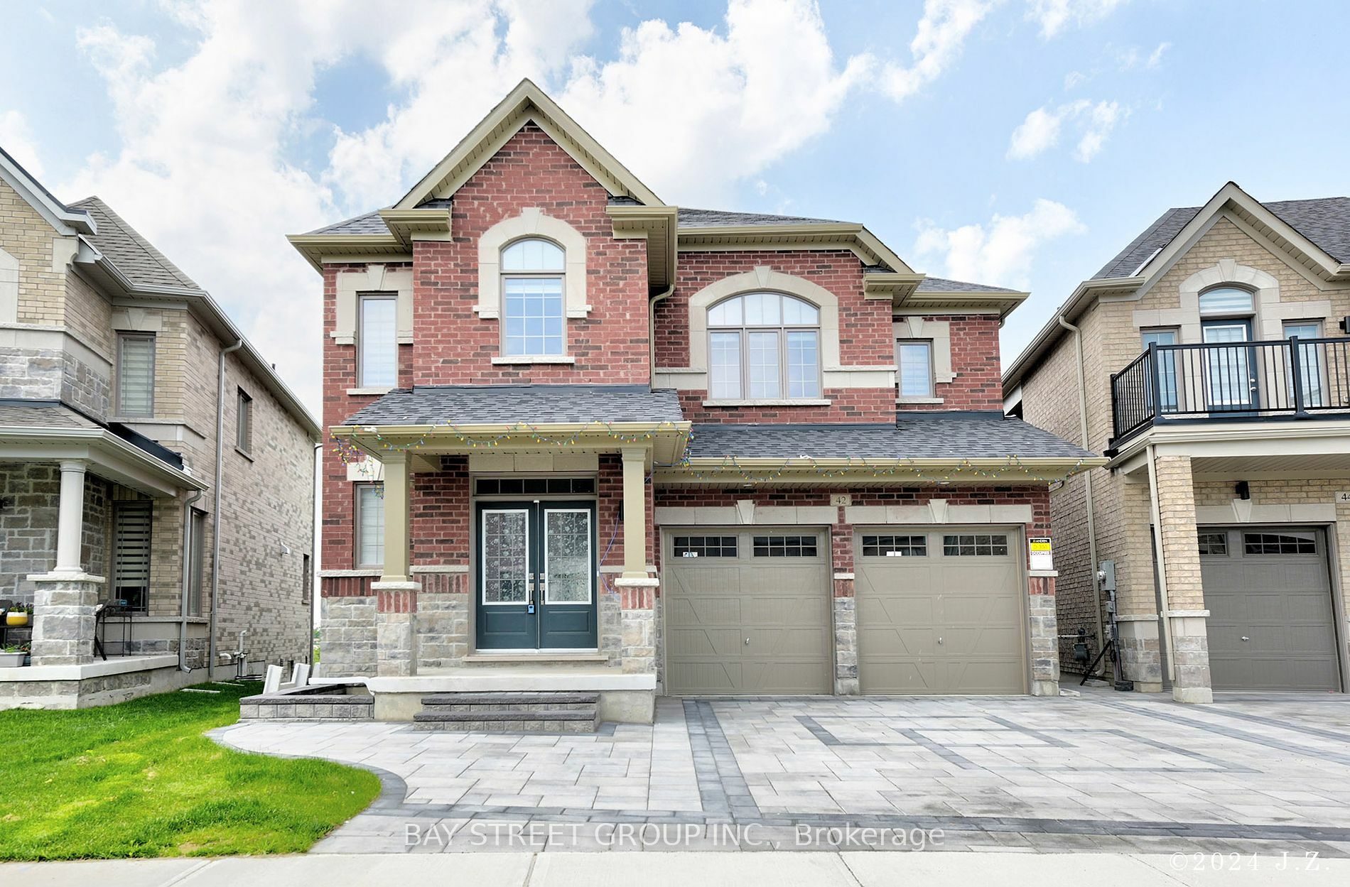 Property Photo:  42 Marlene Johnston Dr  ON L9N 0W8 