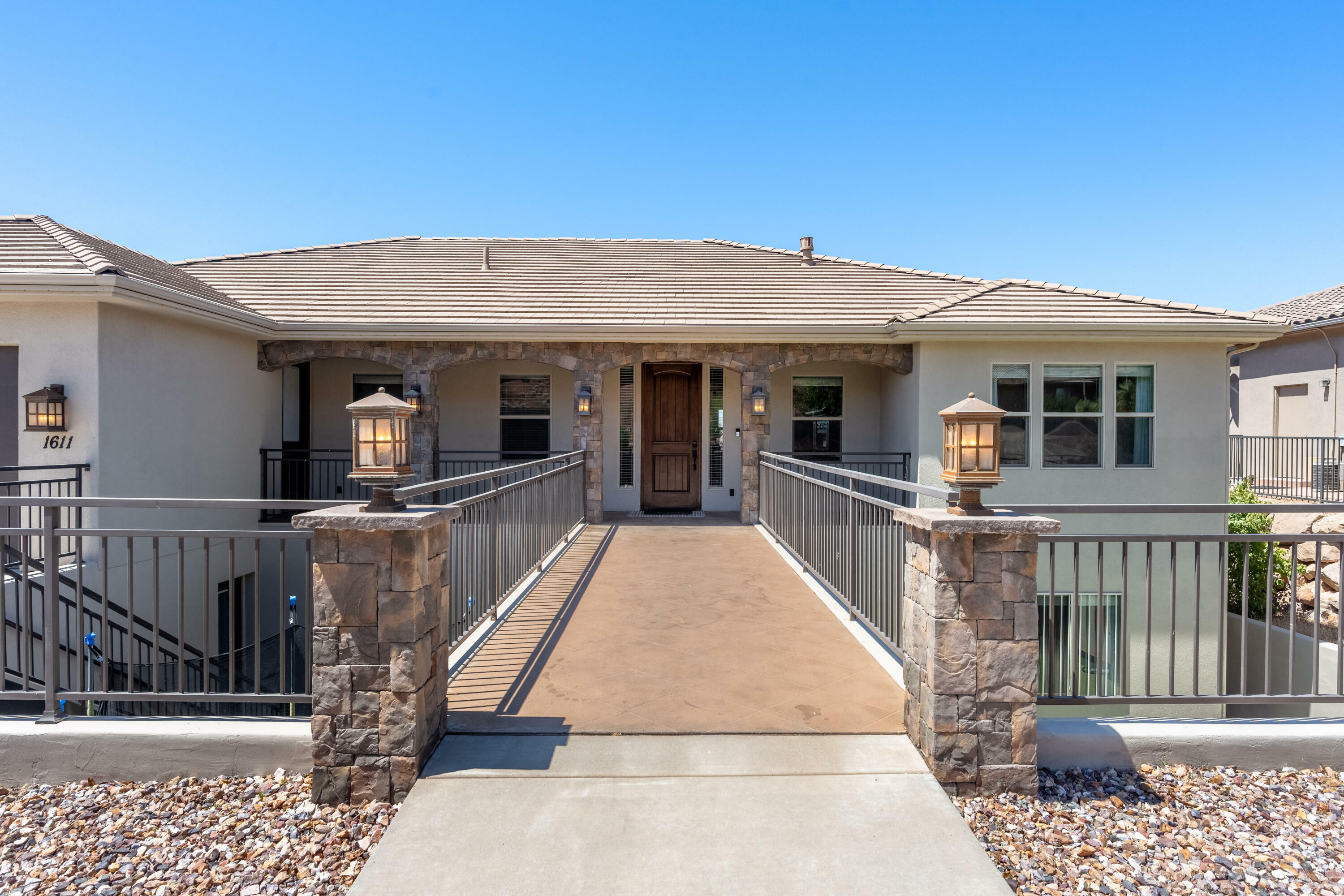 Property Photo:  1611 N Artesia Dr  UT 84770 