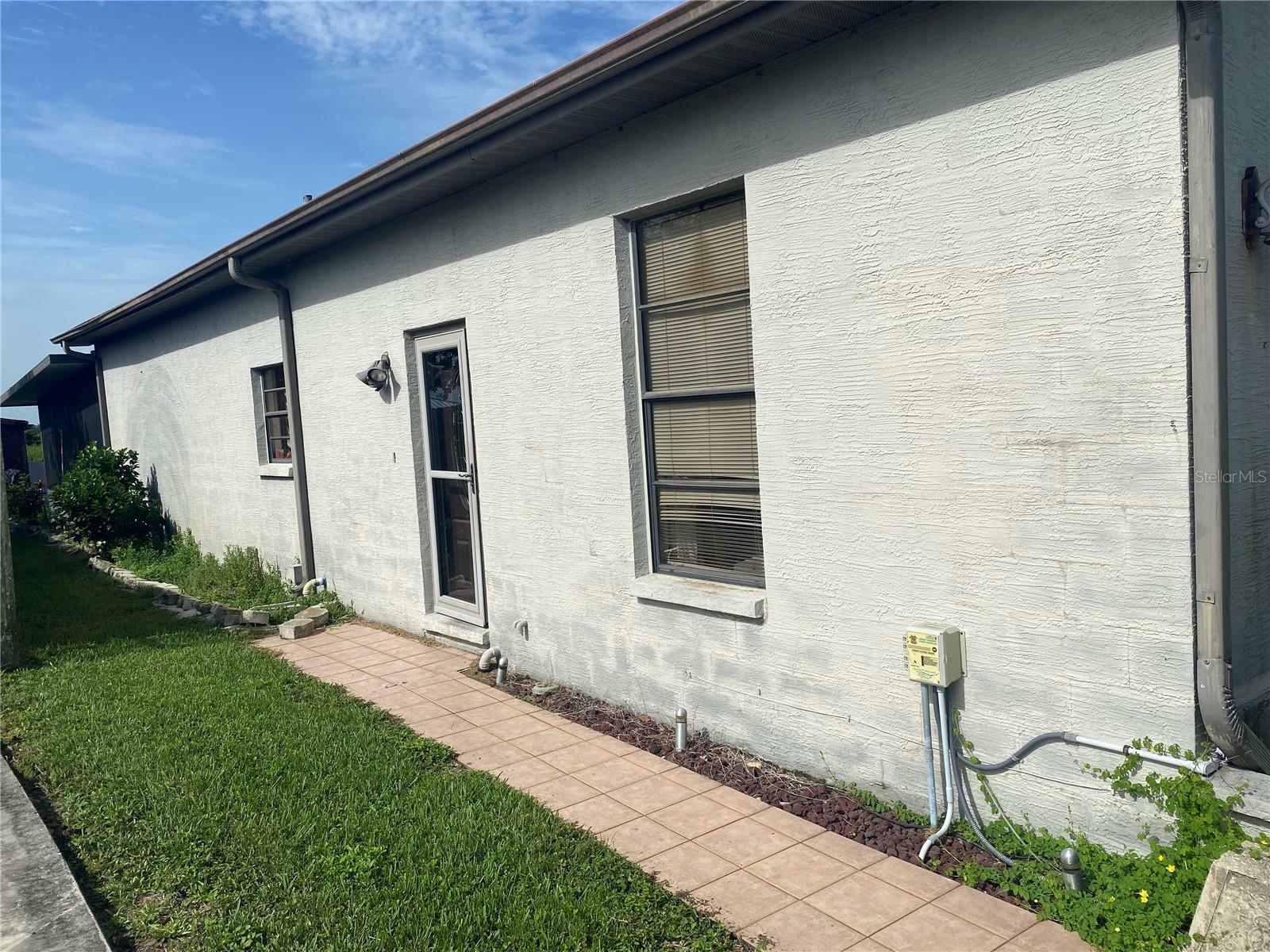 Property Photo:  1842 Shady Lane Drive  FL 33898 