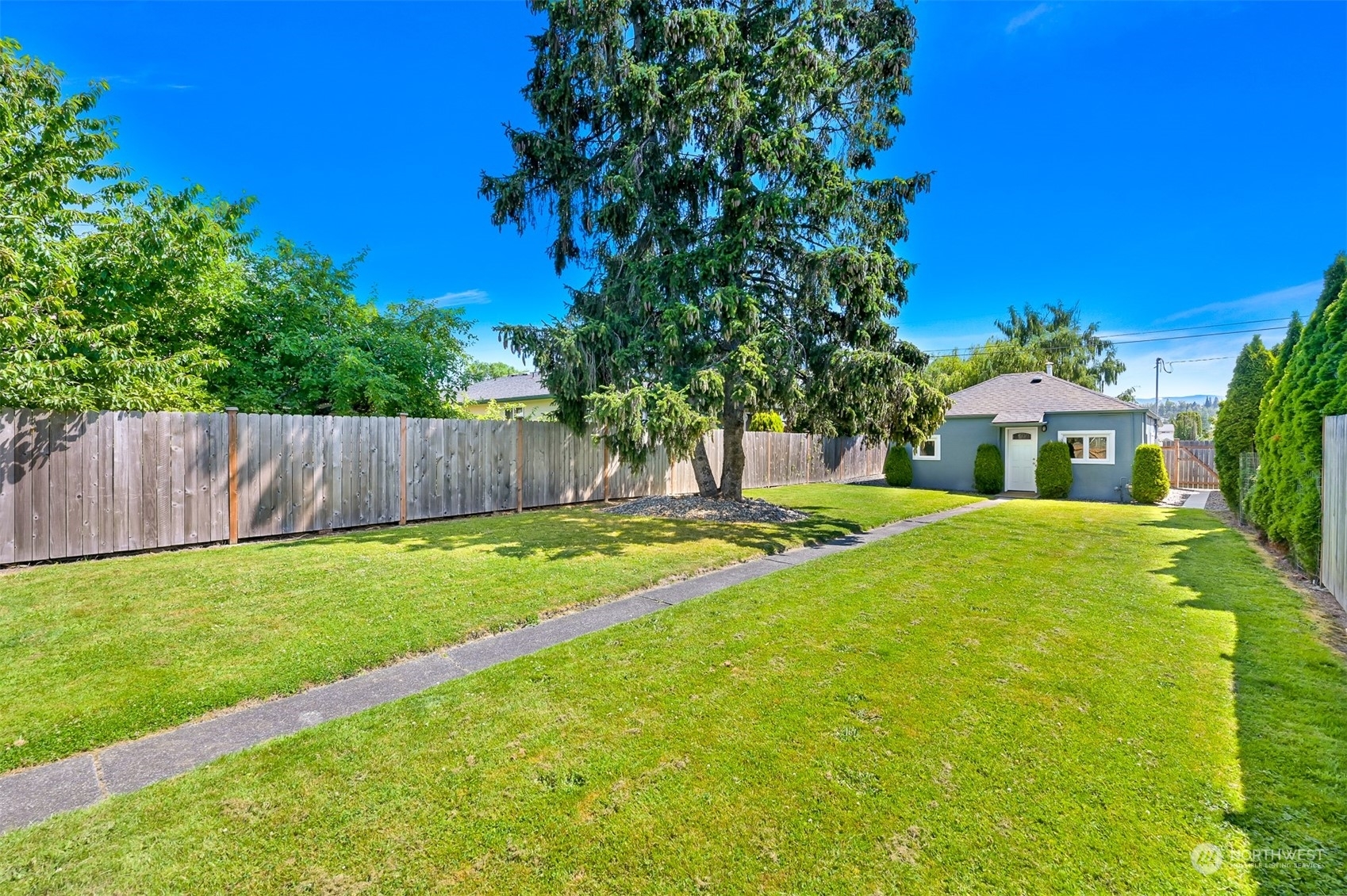 Property Photo:  2318 Pacific Street  WA 98229 