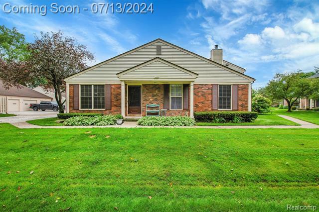 Property Photo: 1529 Dover Hill N MI 48390