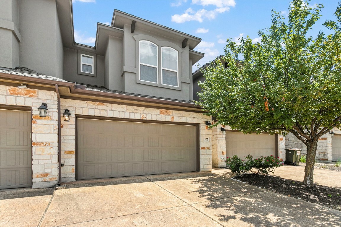 Property Photo:  13400 Briarwick Drive 1302  TX 78729 