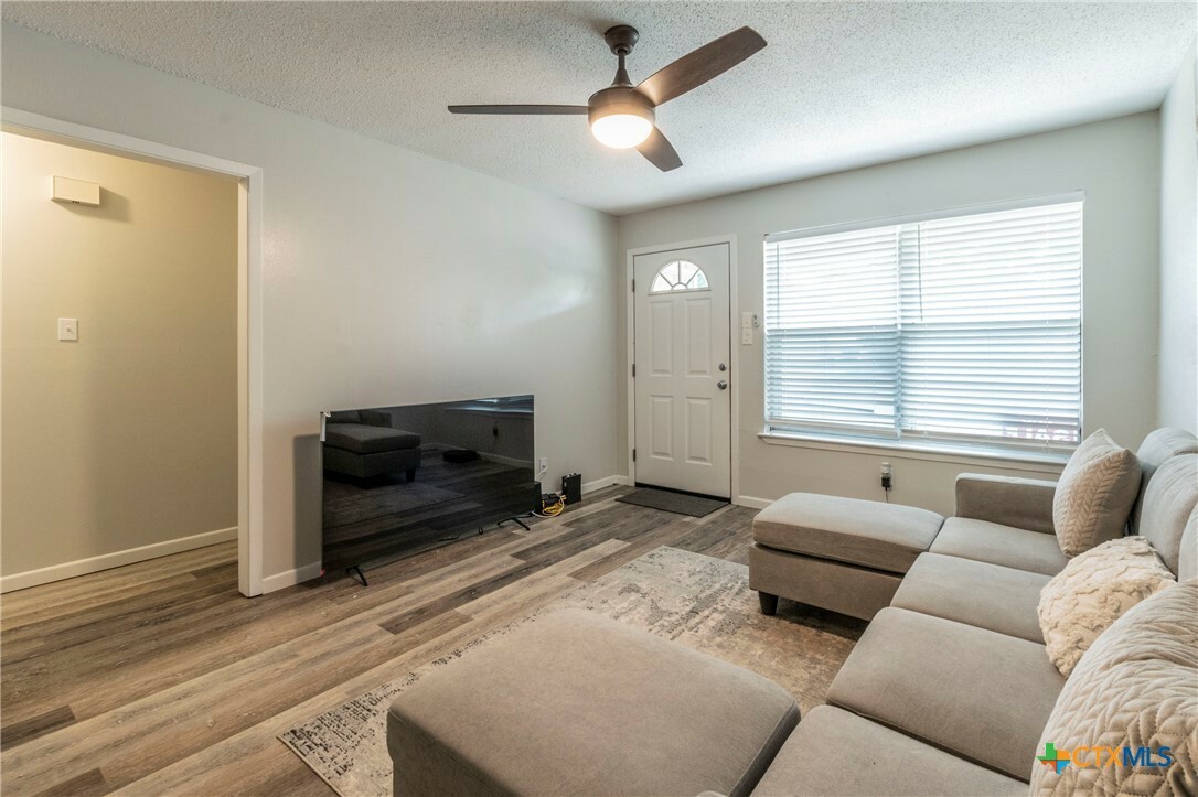 Property Photo:  810 W Washington Avenue  TX 76522 