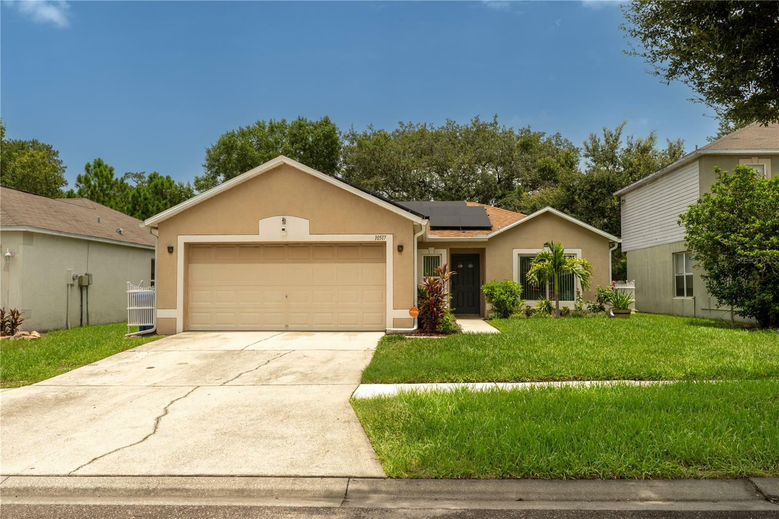 Property Photo:  10517 Maronda Drive  FL 33578 