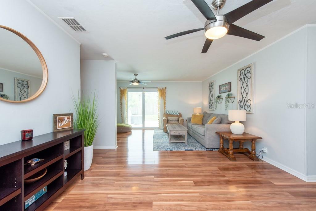 Property Photo:  4100 W Tyson Avenue  FL 33611 