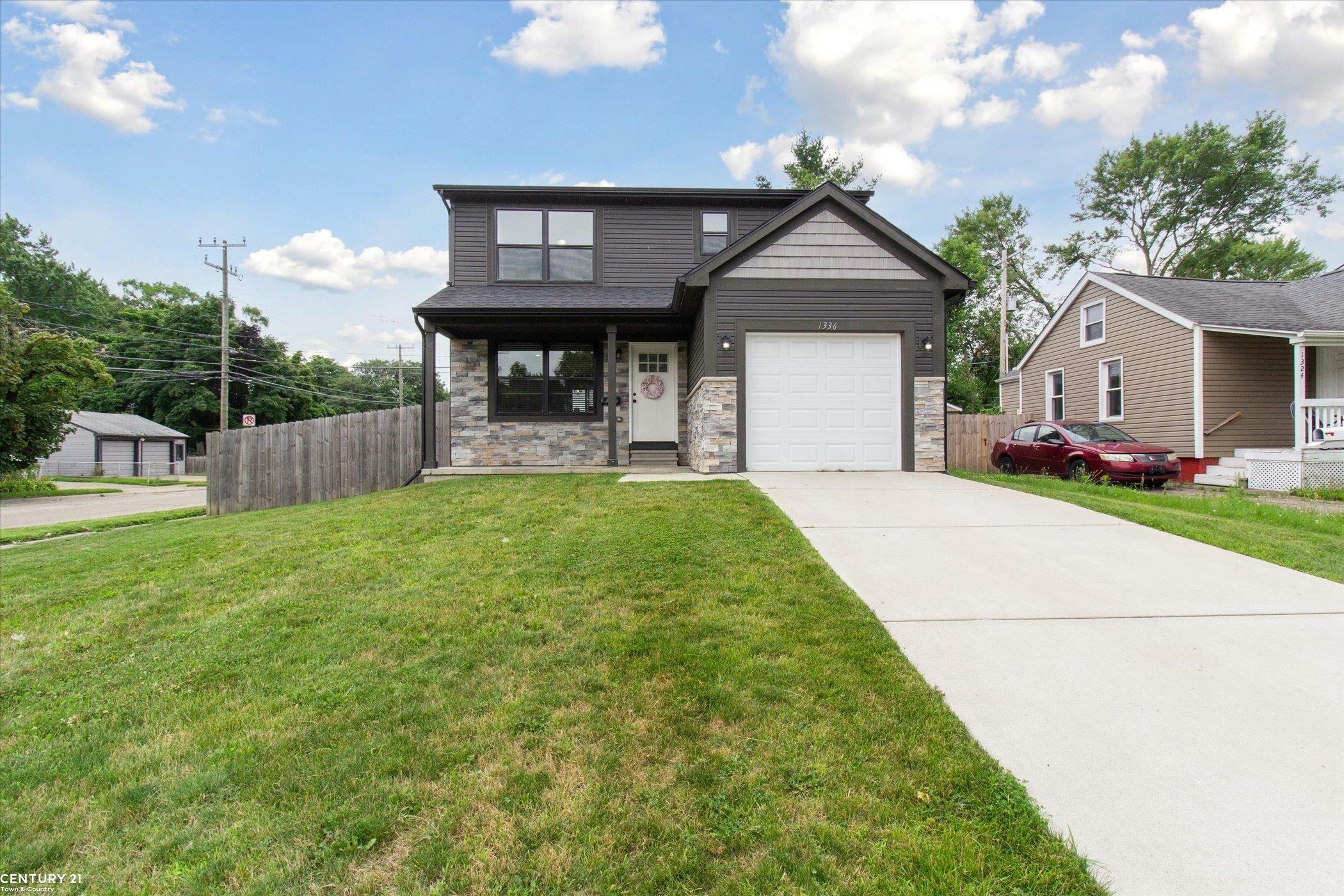 Property Photo:  1336 E Bernhard Avenue  MI 48030 