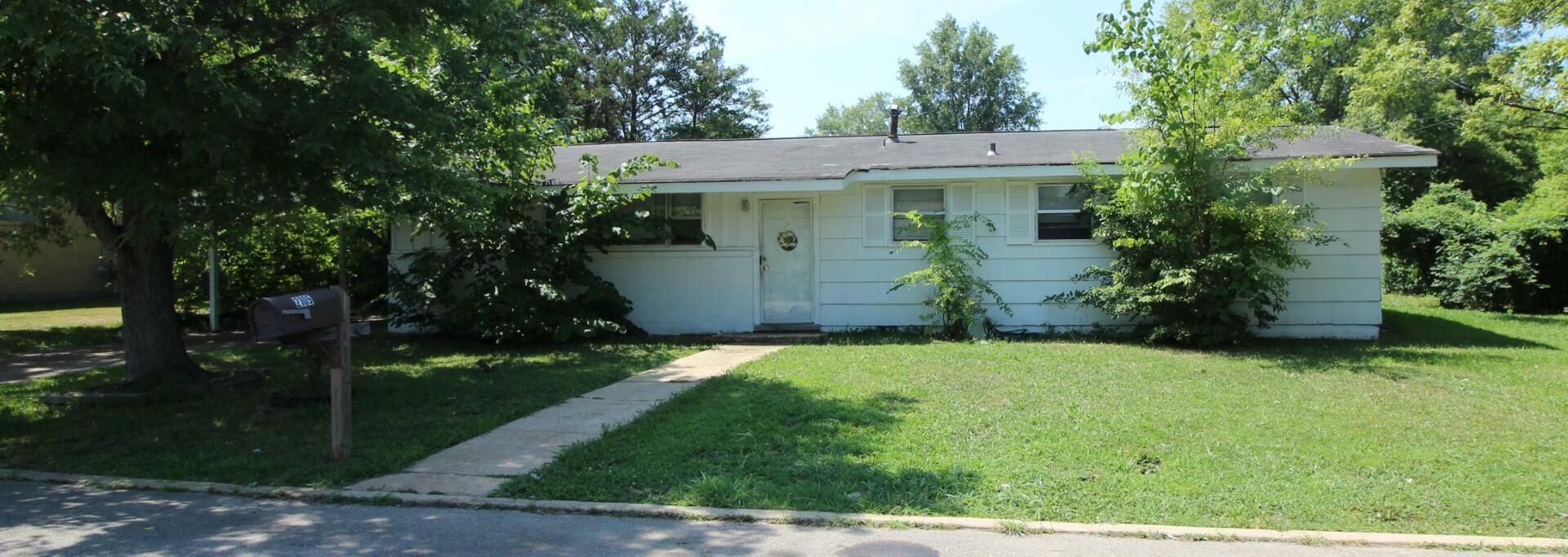 Property Photo:  2105 Wayne  MS 38801 