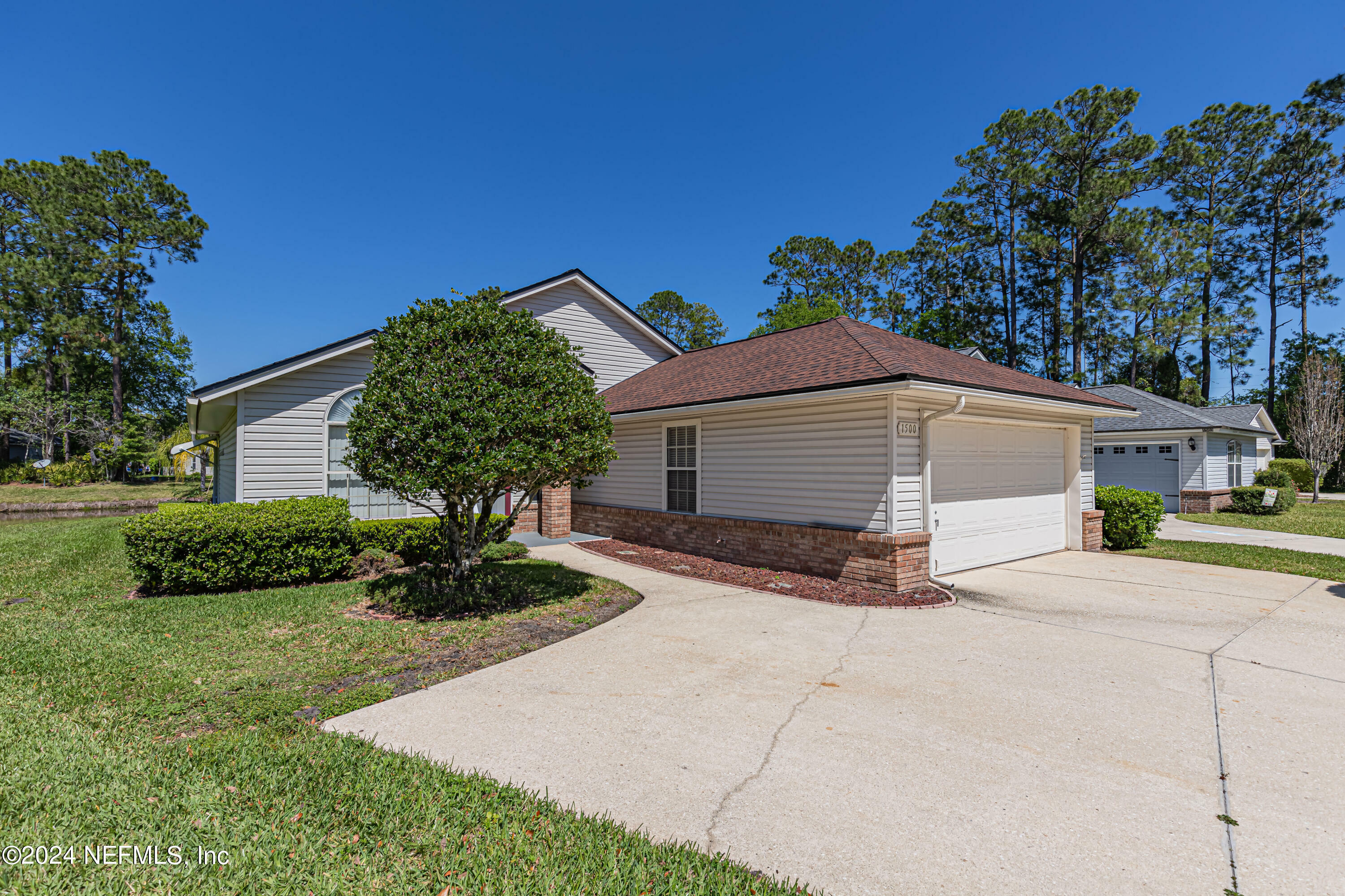 Property Photo:  1500 Linkside Drive  FL 32003 