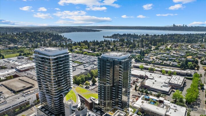 Property Photo:  838  103rd Avenue NE 1407  WA 98004 
