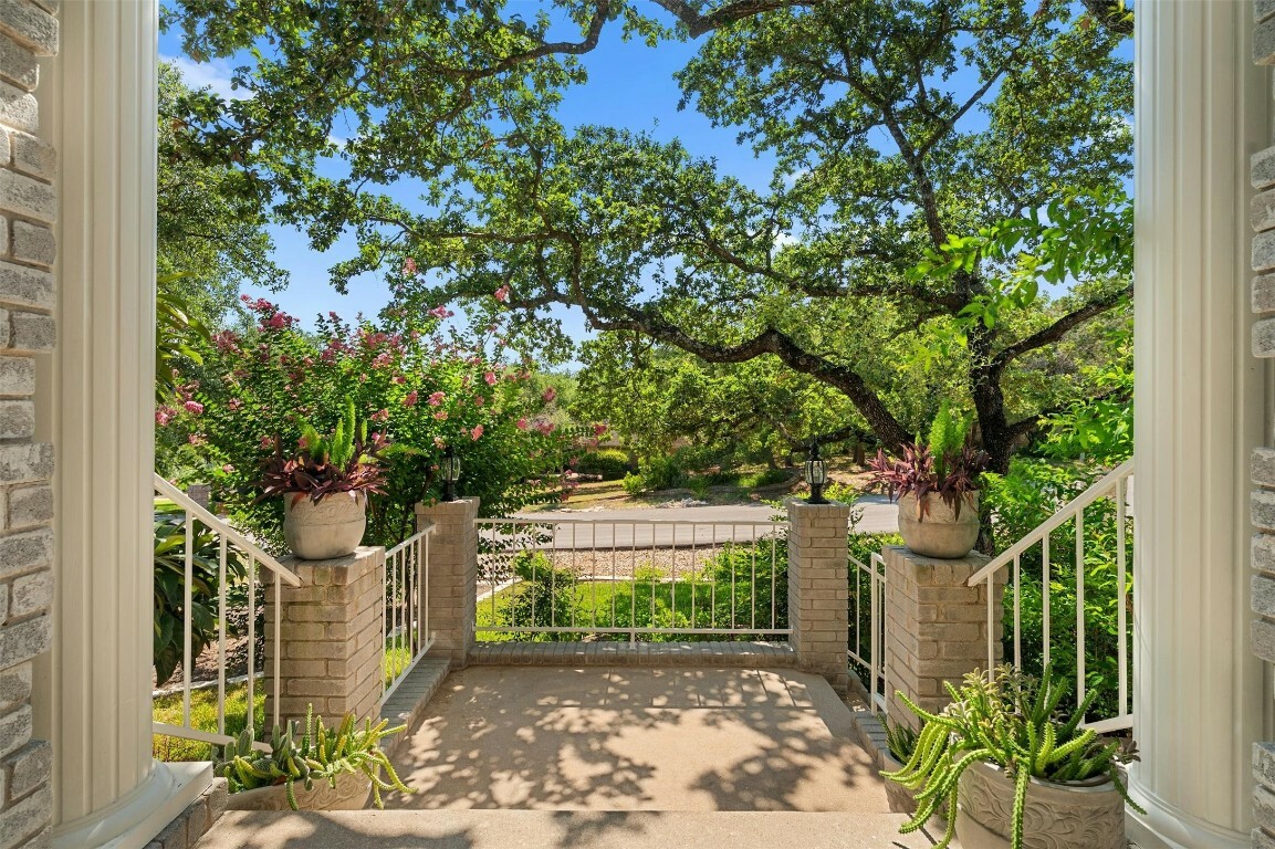 Property Photo:  117 Long Wood Avenue  TX 78734 