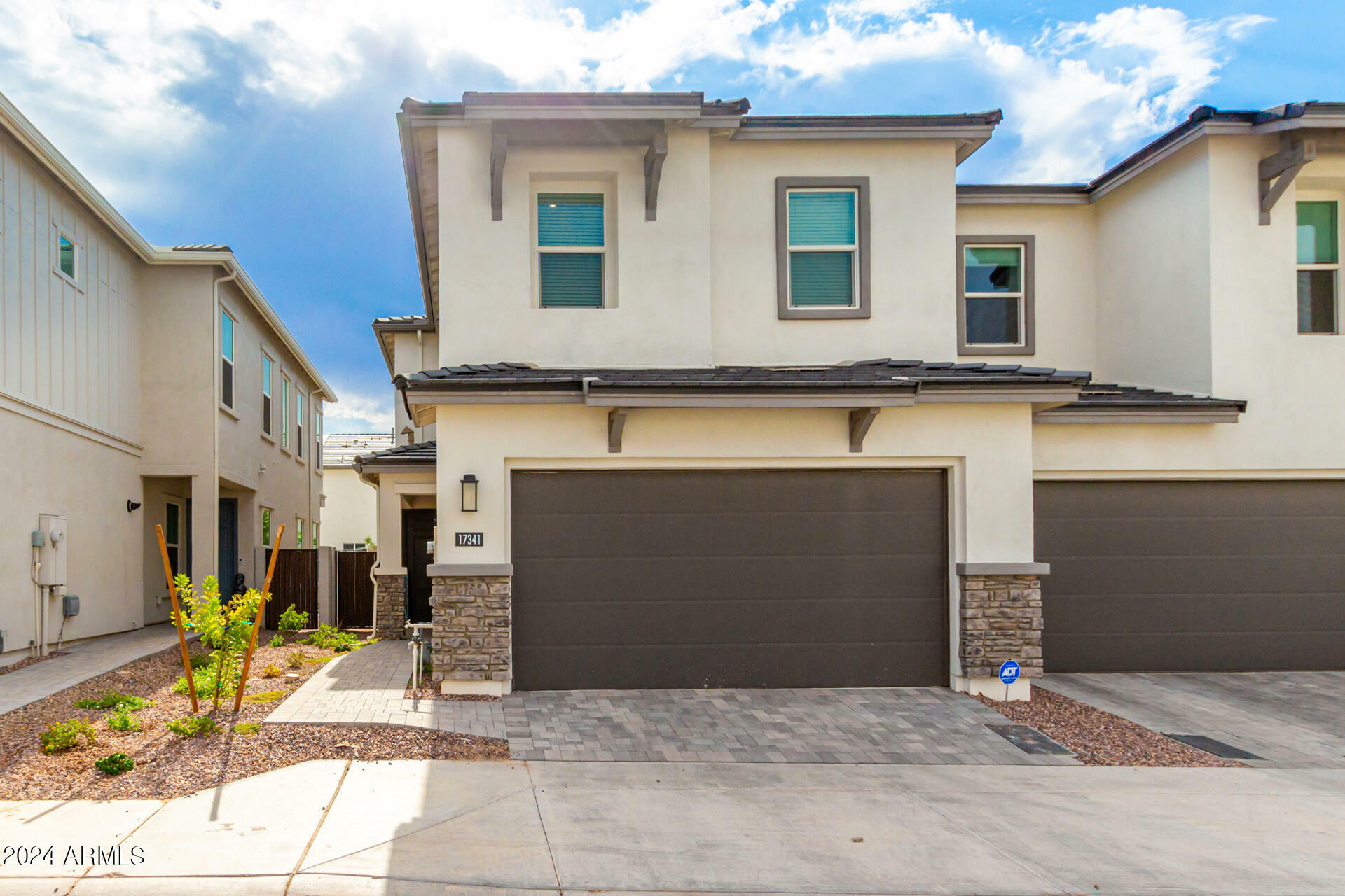 Property Photo: 17341 N 50th Way AZ 85254