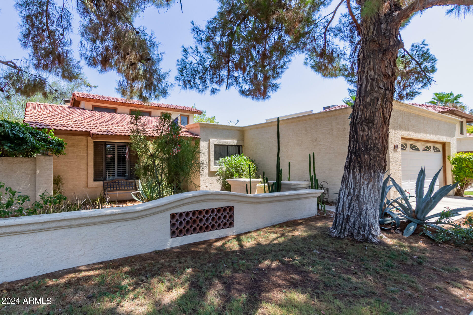 Property Photo:  250 E Barbarita Avenue  AZ 85234 