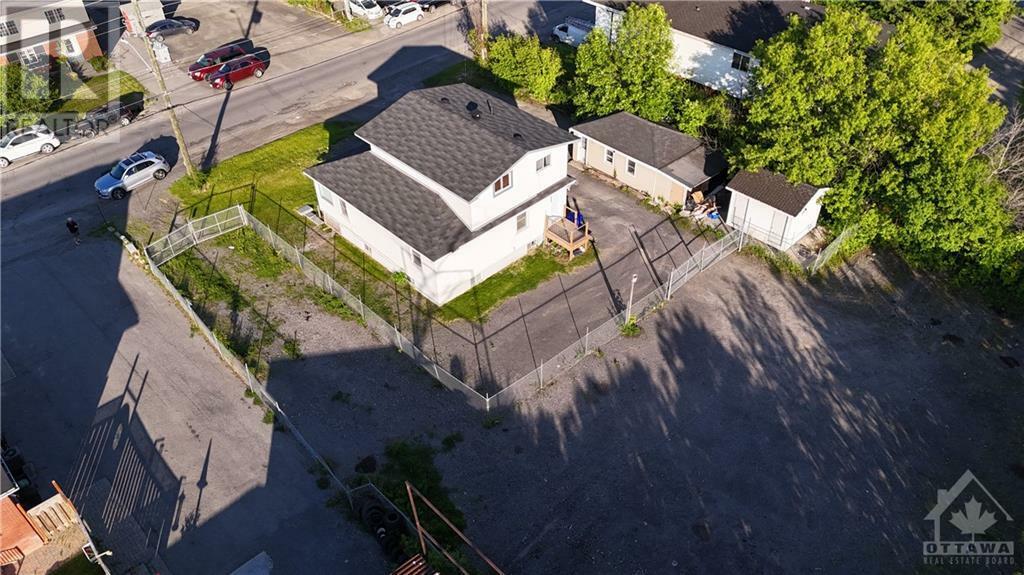 Photo de la propriété:  1368 Labrie Avenue  ON K1B 3M1 