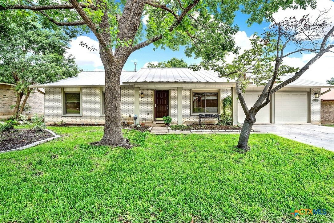 Property Photo:  11910 Holm Oaks Drive  TX 78249 