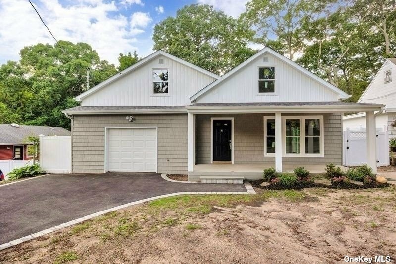 Property Photo:  6 Waterville Drive  NY 11789 