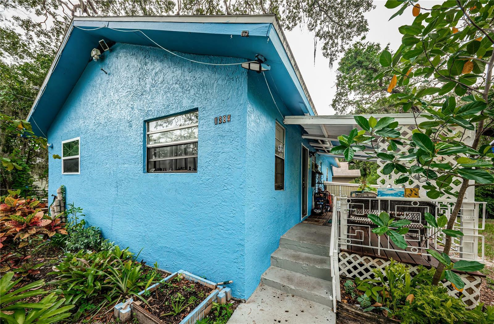 Property Photo:  1384 S Madison Avenue  FL 33756 