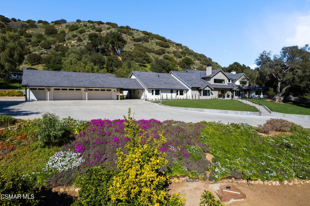 Property Photo:  1515 Hidden Valley Road  CA 91361 