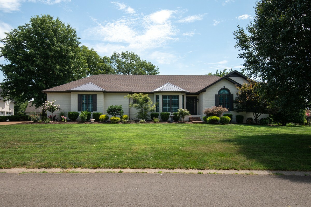 Property Photo:  1051 Westbrook Dr  TN 37066 