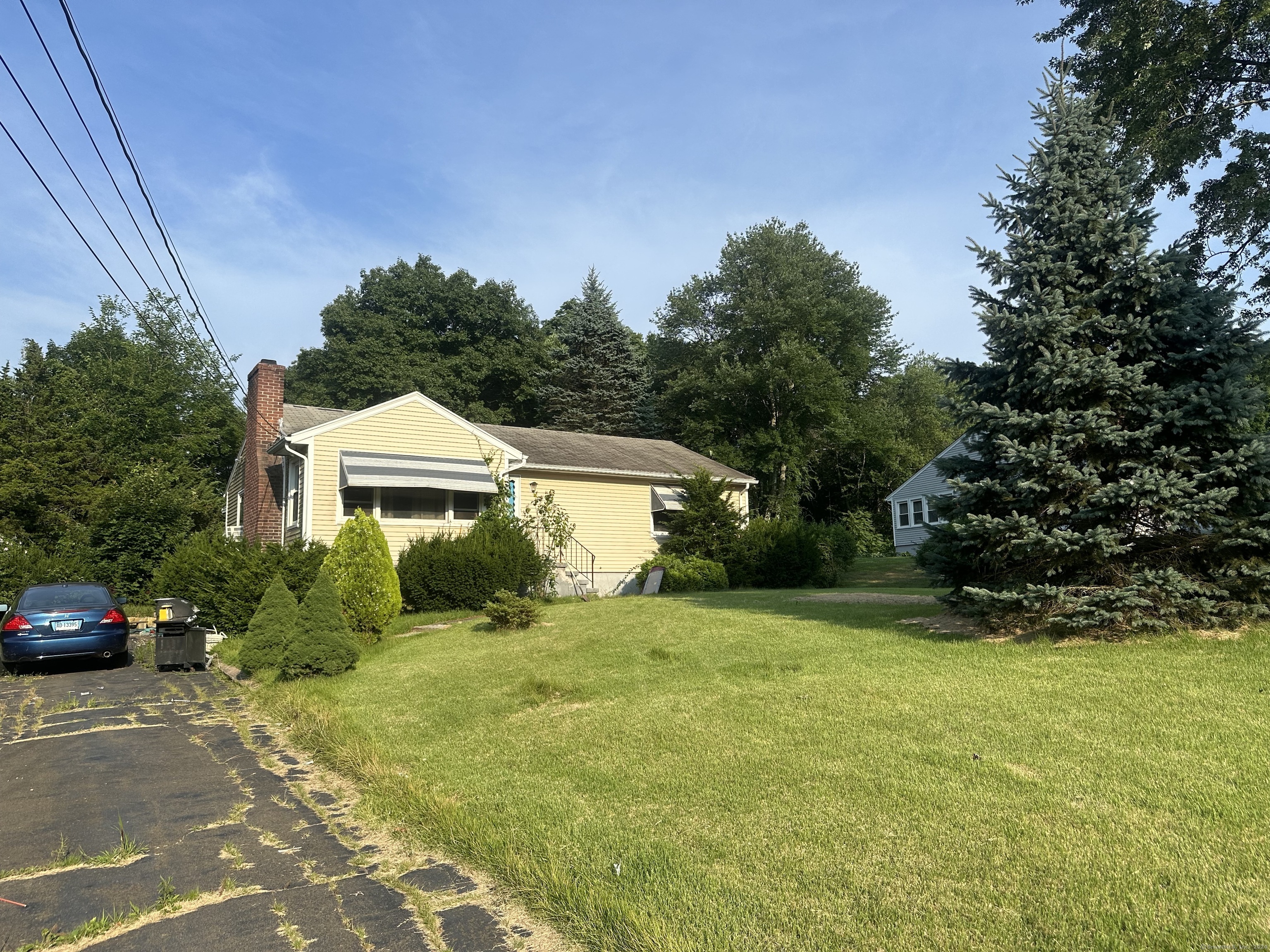 Property Photo:  3 Northeast Drive  CT 06473 