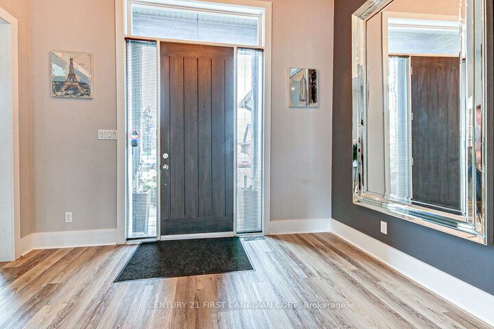 Property Photo:  1308 Birchwood Dr  ON N6K 5C2 