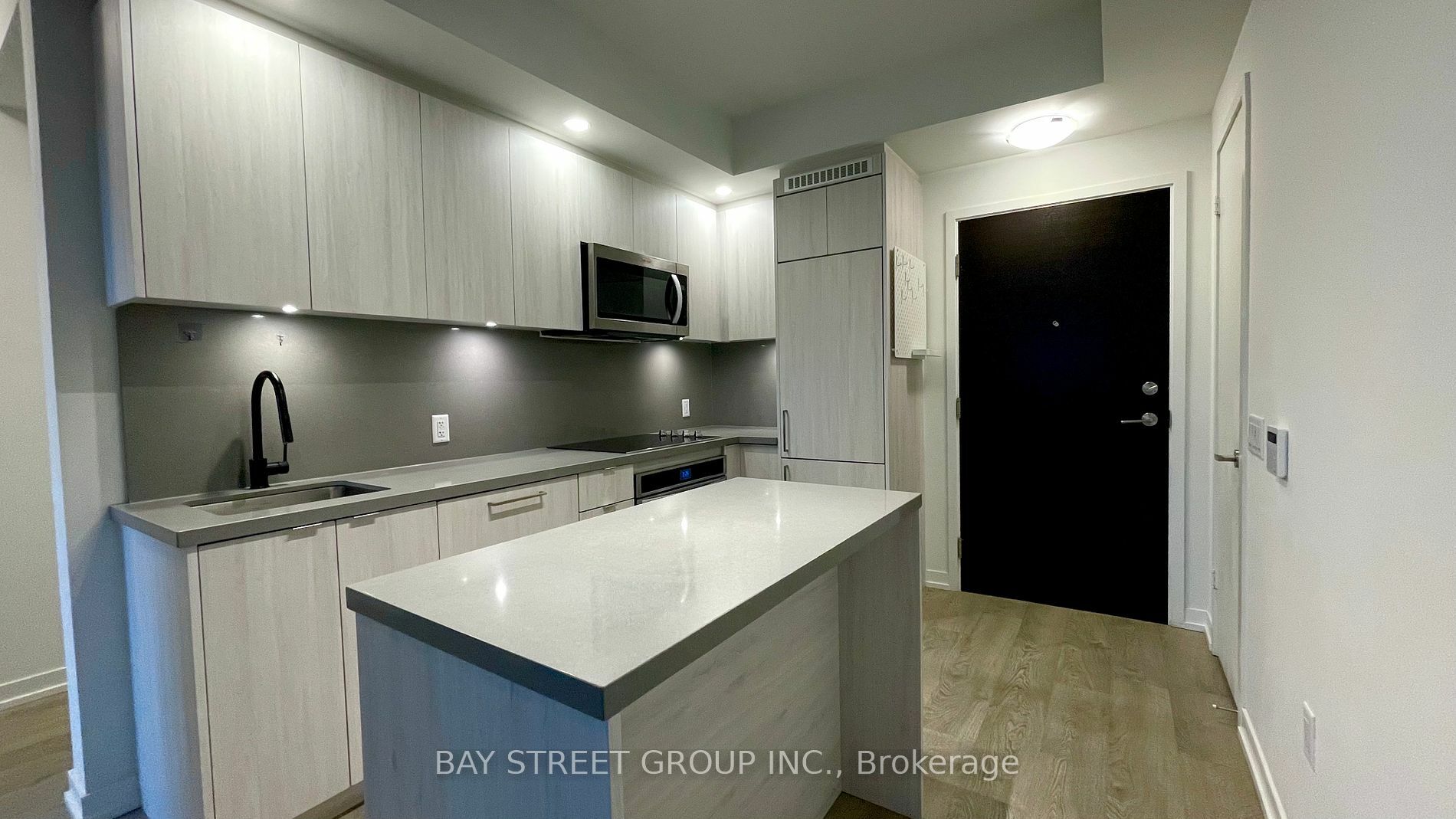 Property Photo:  8868 Yonge St 805E  ON L4C 1Z8 