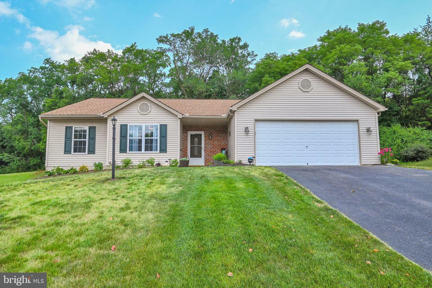 Property Photo: 1891 Brandywine Lane PA 17404