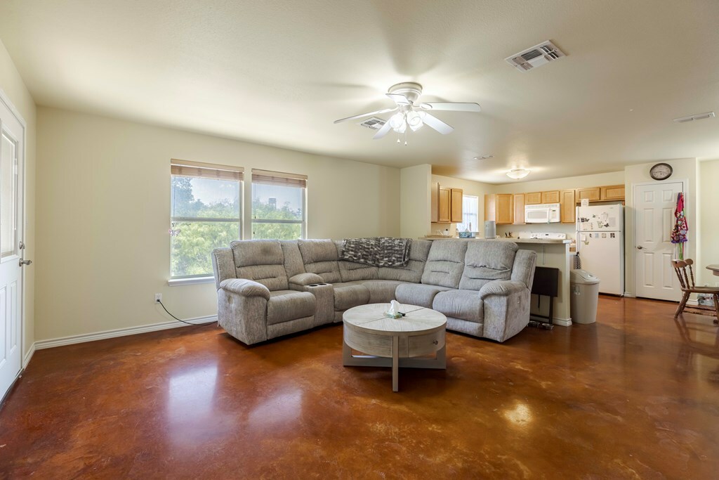 Property Photo:  320 Patriot Dr  TX 78028 