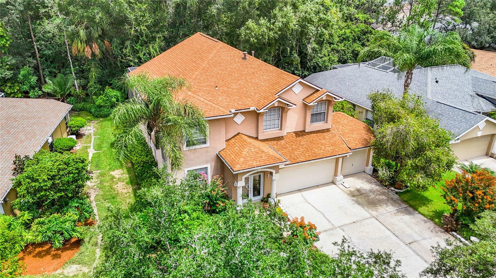 Property Photo:  5014 Southampton Circle  FL 33647 