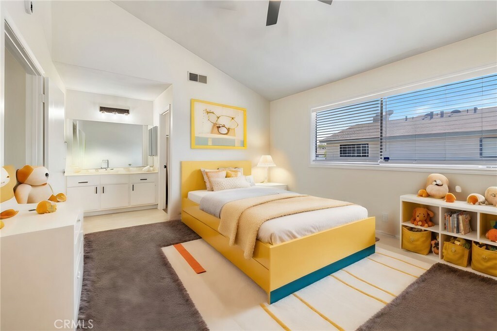 Property Photo:  7048 Cerritos Avenue 2  CA 90680 