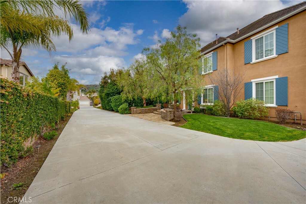 Property Photo:  4061 Paso Fino Way  CA 92886 