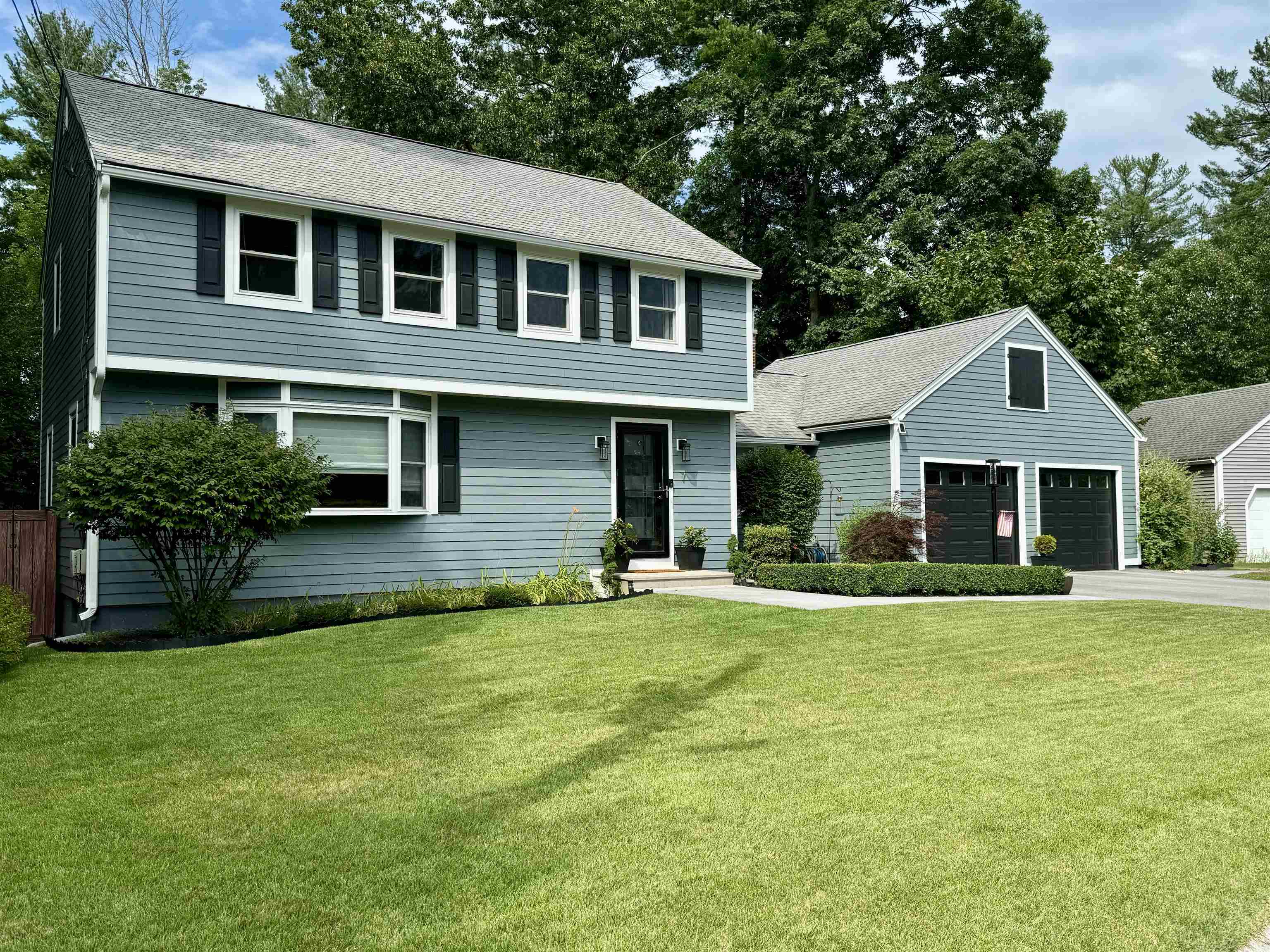 Property Photo:  7 Clydesdale Circle  NH 03062 