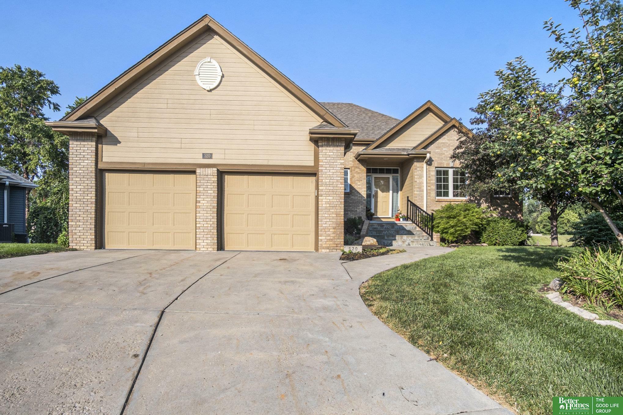 Property Photo:  520 Coronado Circle  IA 51510-0000 