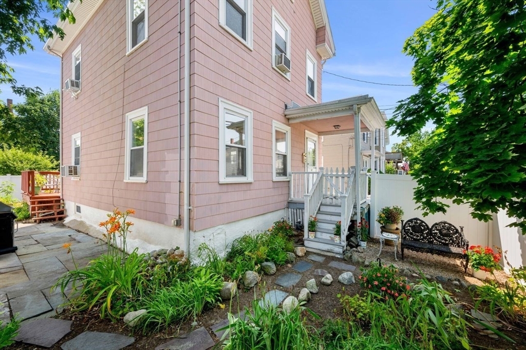 Property Photo:  41 Francis St  MA 02451 