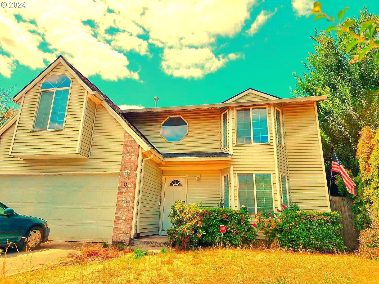 Property Photo: 731 N Lincoln St OR 97127